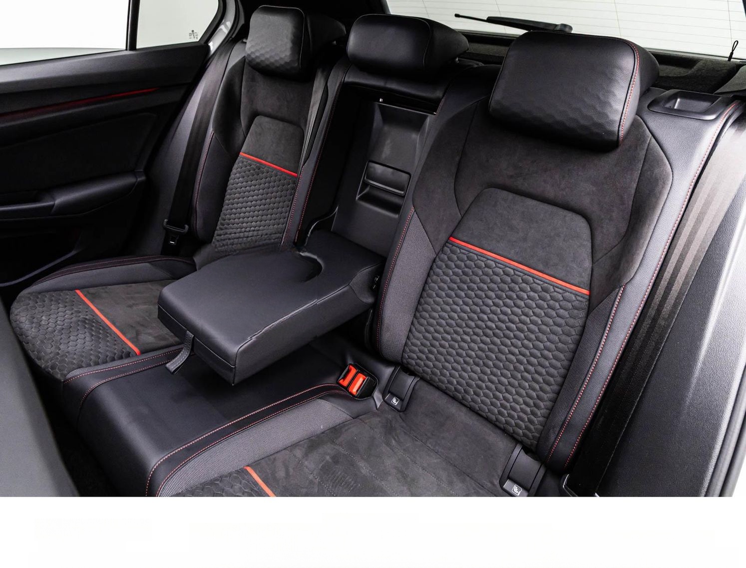 Volkswagen GOLF GTI CLUBSPORT BLACK STYLE 19Z/ACC/PANO/LED+ foto 18
