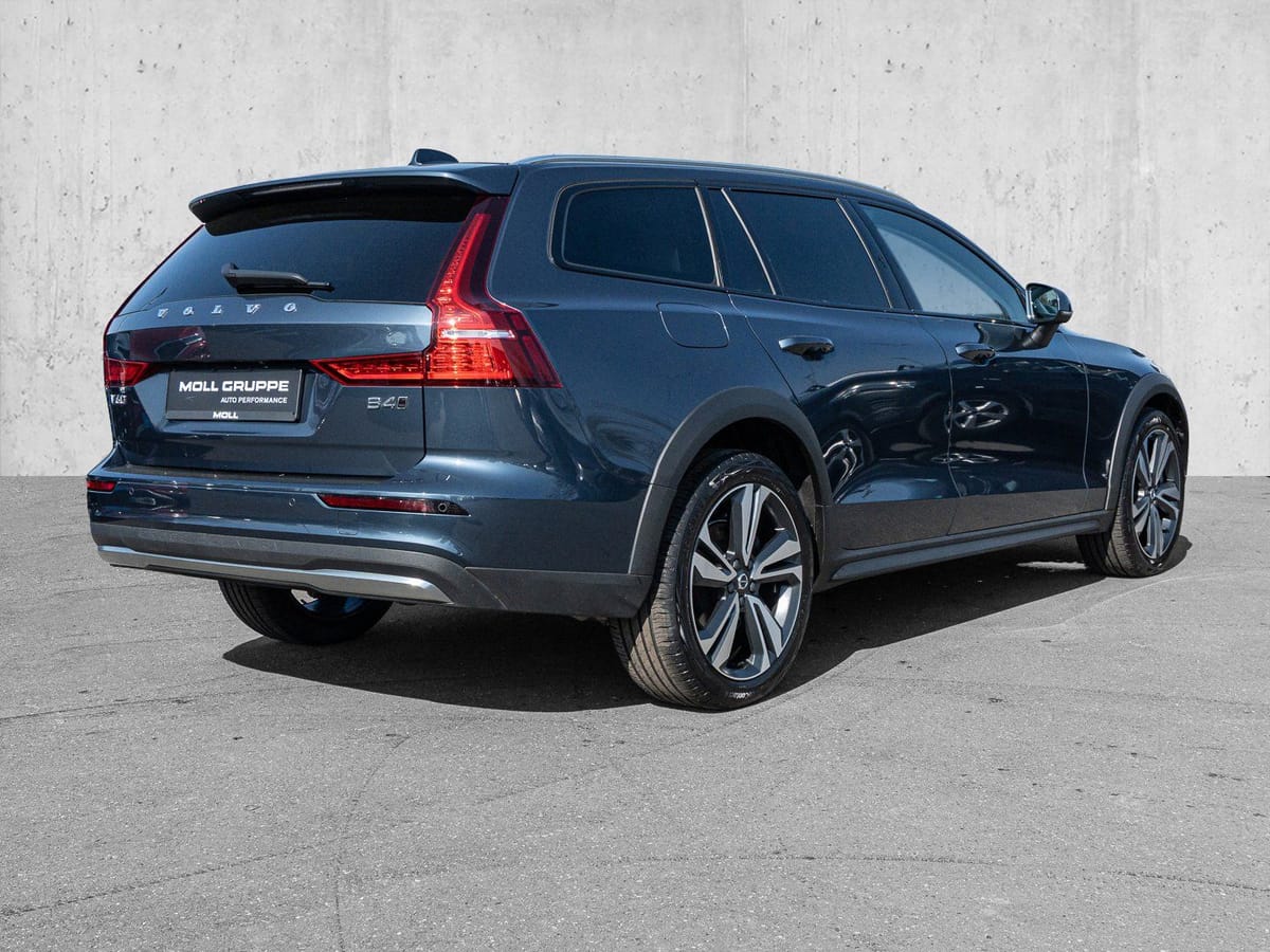 Volvo V60 Cross Country B4 D AWD Plus Bright PANO AHK foto 4