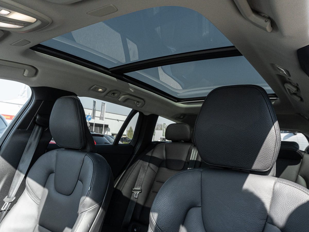 Volvo V60 Cross Country B4 D AWD Plus Bright PANO AHK foto 8