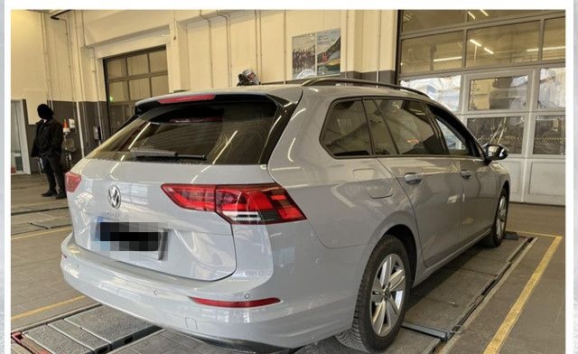 Volkswagen Golf VIII Variant 2.0 TDI DSG Life Navi AHK ACC foto 2