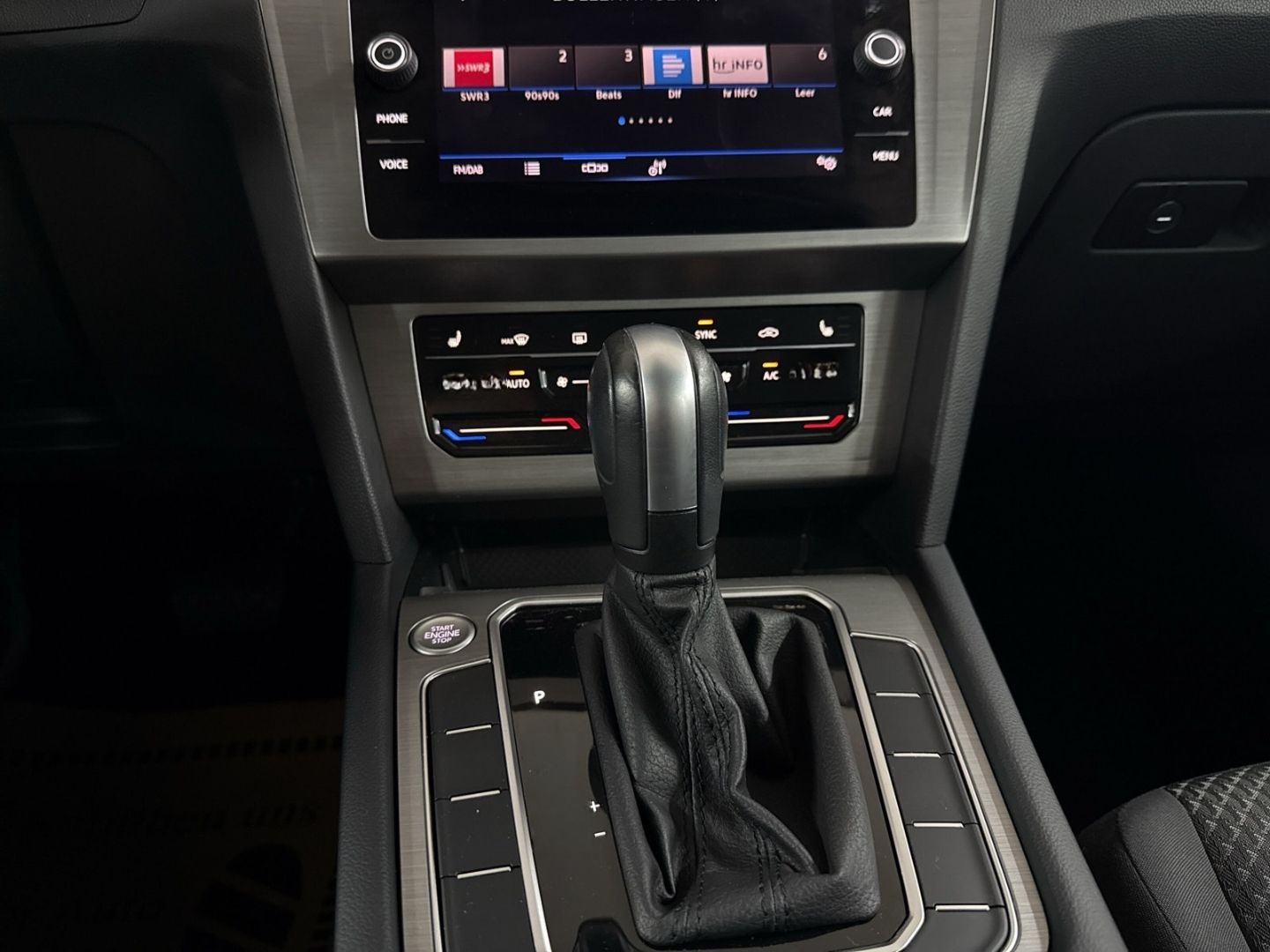 Volkswagen Passat 2.0TDI DSG Navi LED Kamera CarPlay ACC foto 20