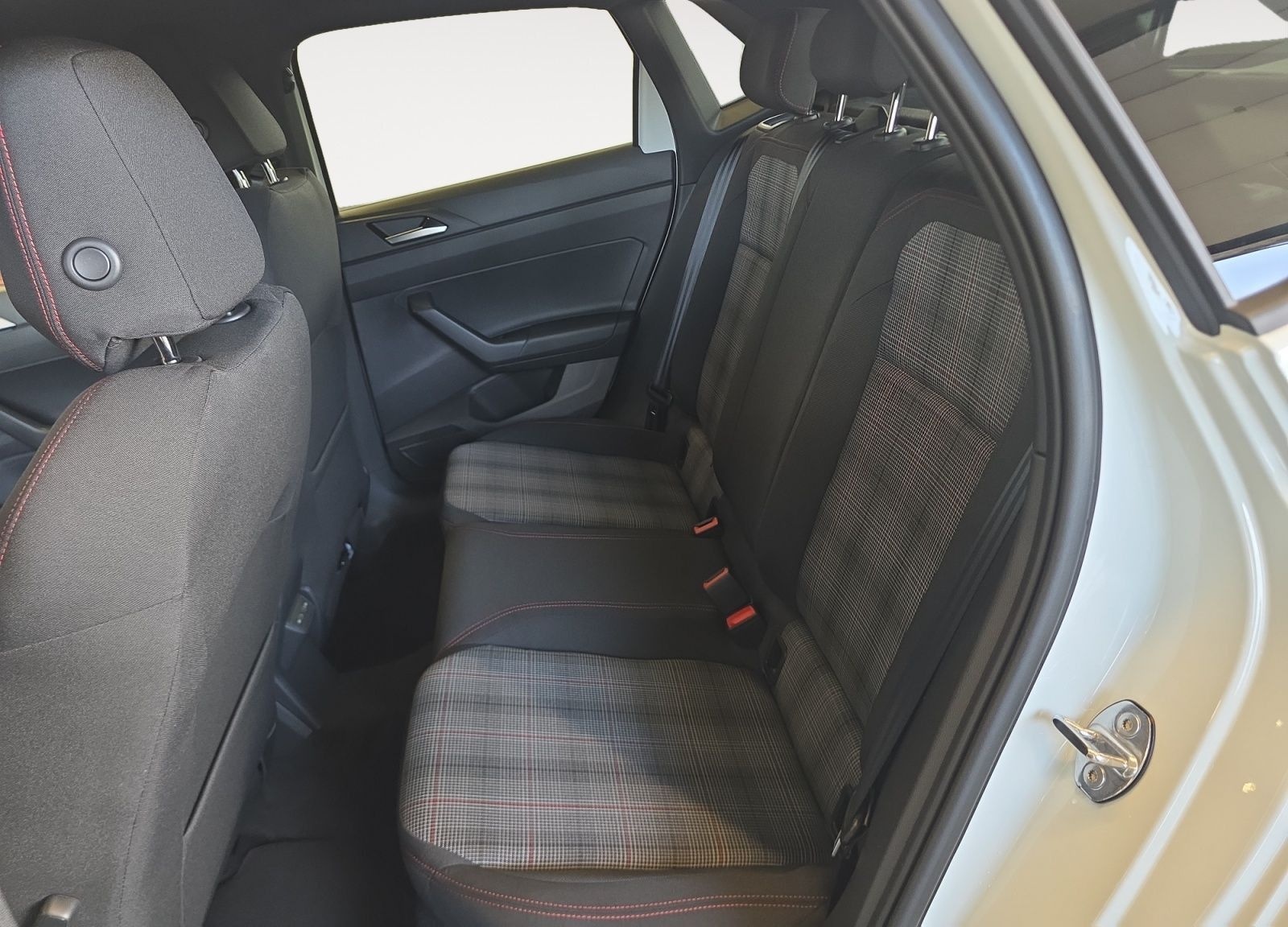 Volkswagen Polo 2,0 l TSI OPF 7-Gang DSG GTI foto 14