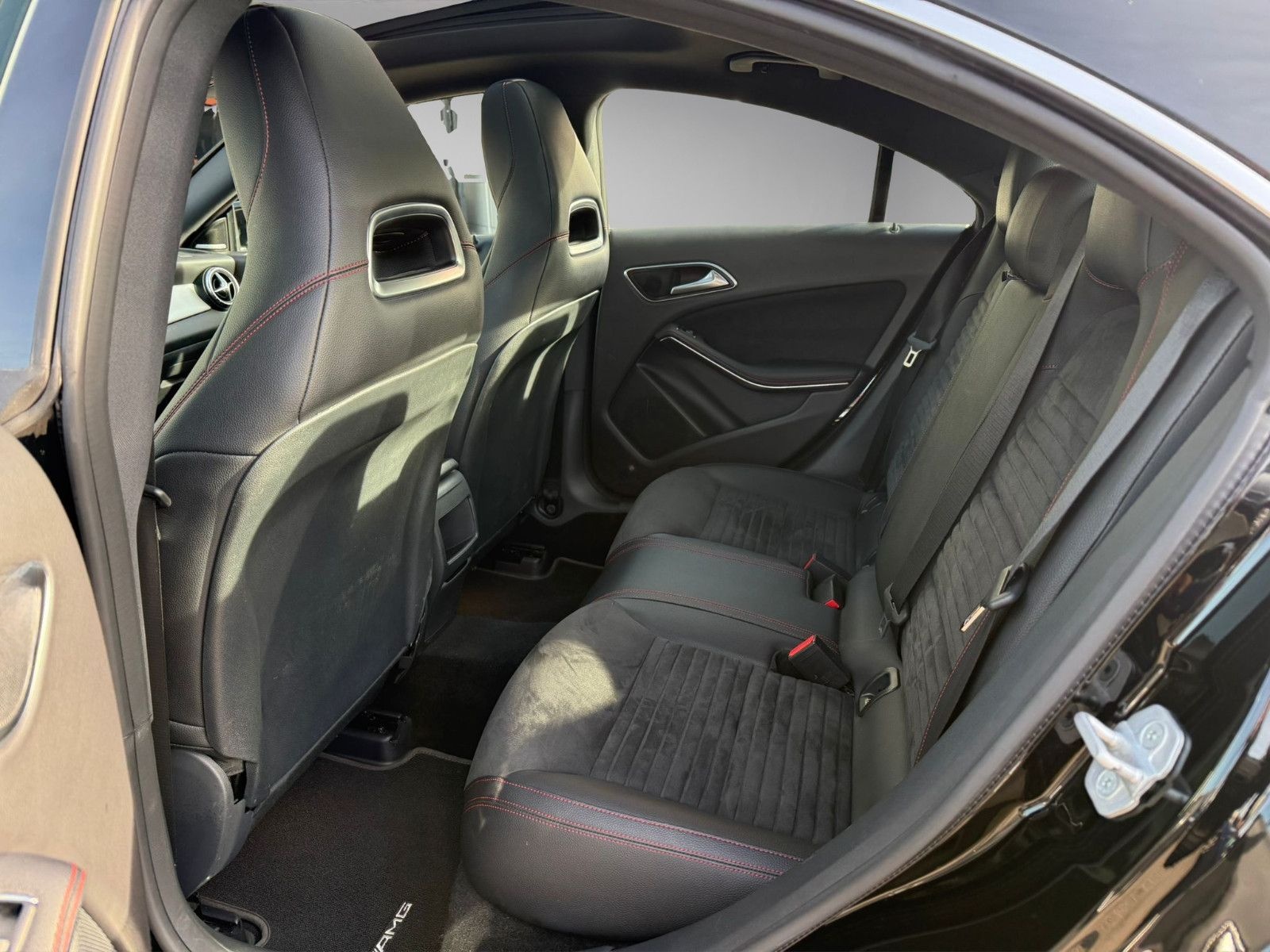 Mercedes-Benz CLA 220 4Matic AMG Ambiente Pano Har/Kard Kamera foto 13