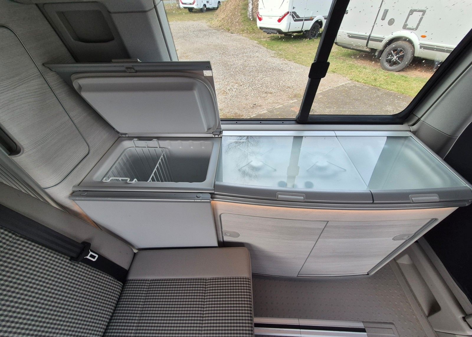 Volkswagen T6 California Coast, foto 11