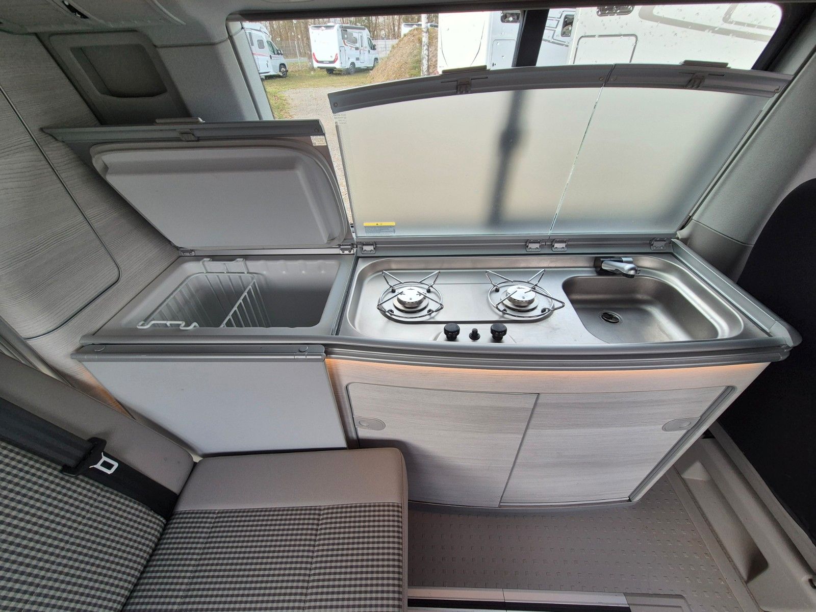 Volkswagen T6 California Coast, foto 12