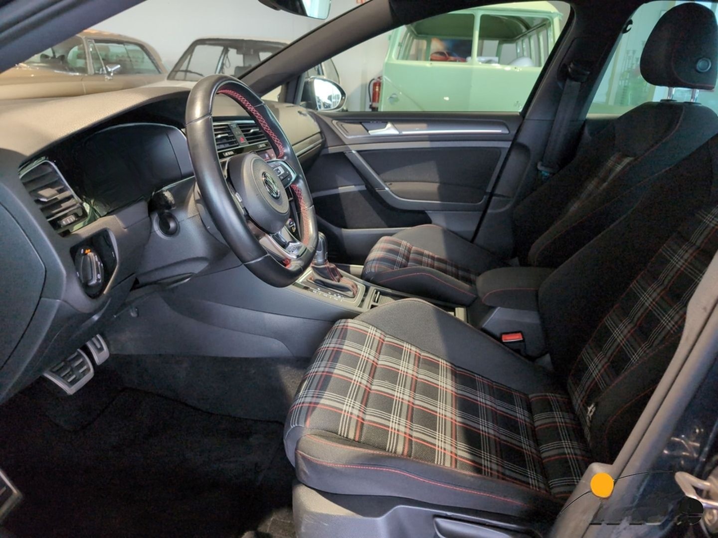 Volkswagen Golf VII 2,0 TSI DSG GTI NAVI+ACC+LED+BLINDSPOT foto 29