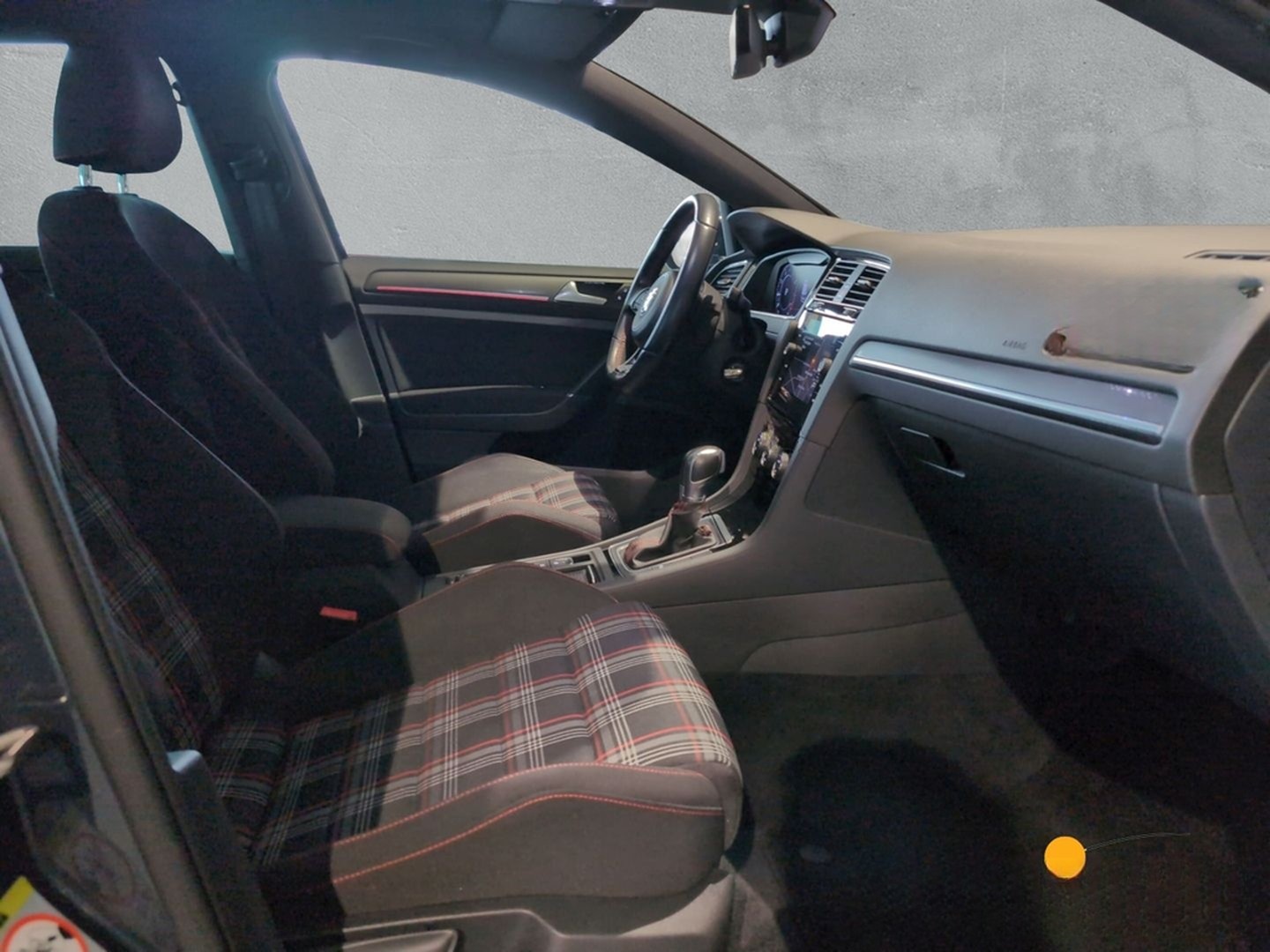 Volkswagen Golf VII 2,0 TSI DSG GTI NAVI+ACC+LED+BLINDSPOT foto 4