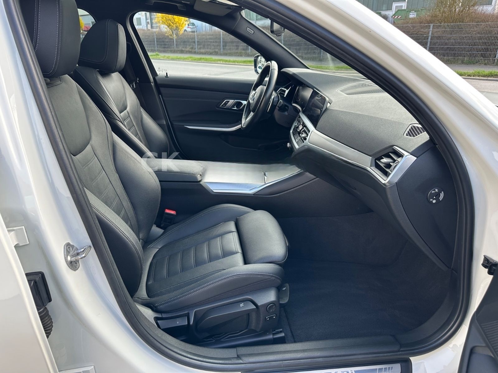 BMW M340i Touring xDrive/Navi/HeadUP/Pano/360° foto 32