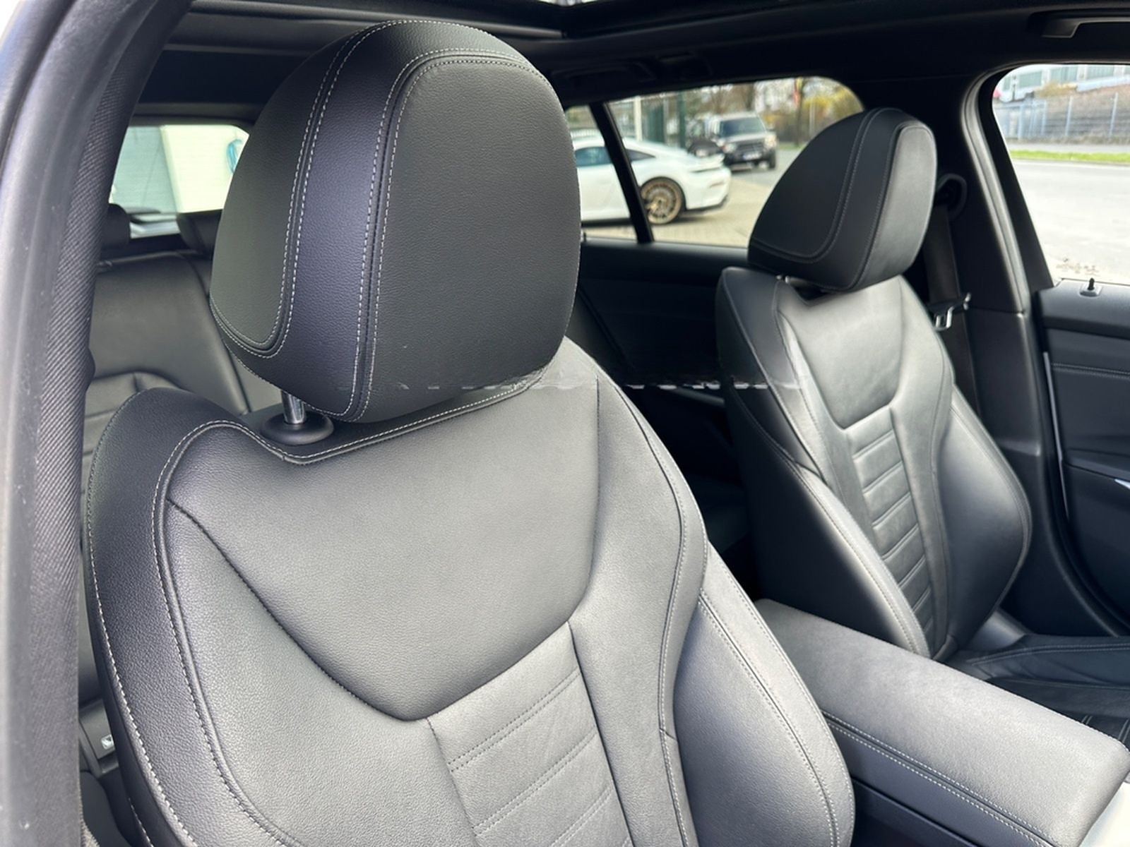 BMW M340i Touring xDrive/Navi/HeadUP/Pano/360° foto 33