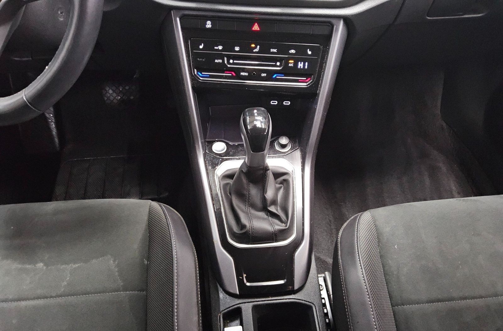 Volkswagen T-Roc 2.0 TDI Style Navi vor. LED AID RfK AHK foto 6