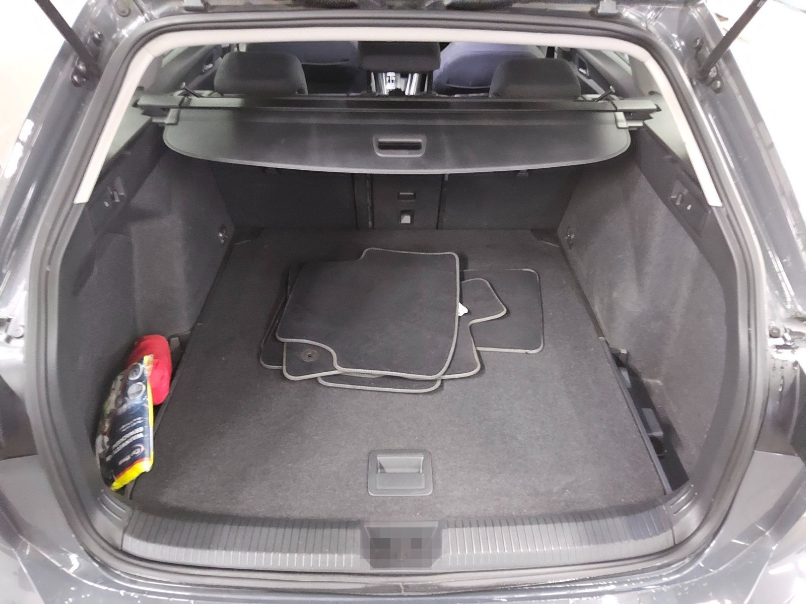 Volkswagen Golf-8 Var. 2.0 TDI Life Navi LED AID ACC PDC foto 12