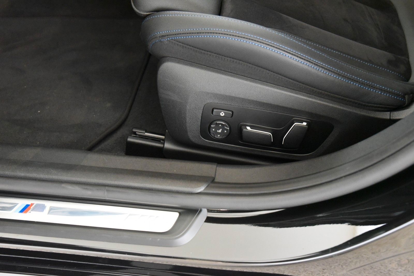 BMW 320d Touring xDrive M Sport ACC LED HUD H&K AHK foto 17