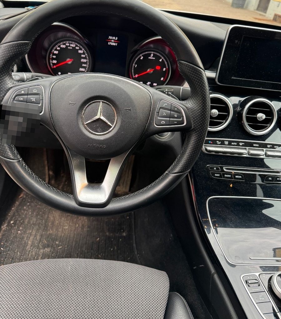 Mercedes-Benz C 220 d 4MATIC T Autom. - foto 9