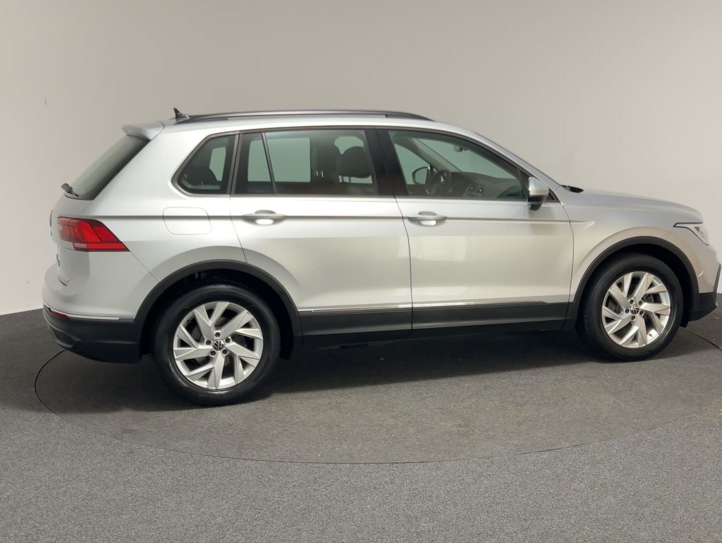Volkswagen Tiguan 2.0 TDI DSG Life foto 6