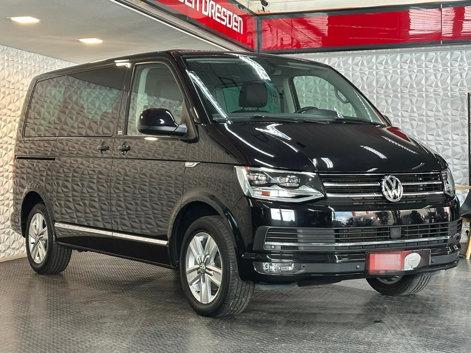 Volkswagen T6 Multivan 2.0TDI GENRATION SIX LED#SHZ#ACC#NAV foto 2