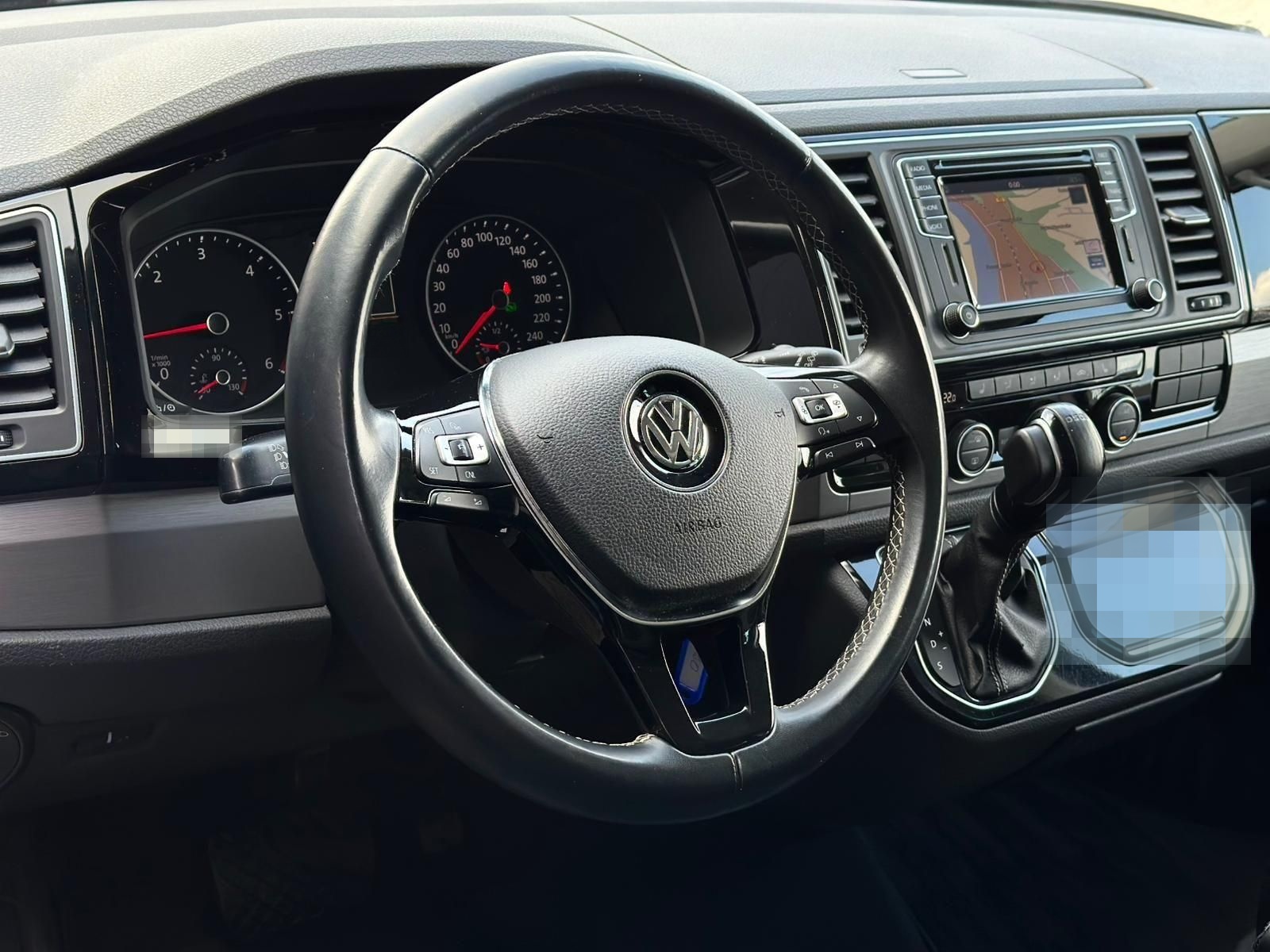 Volkswagen T6 Multivan 2.0TDI GENRATION SIX LED#SHZ#ACC#NAV foto 25