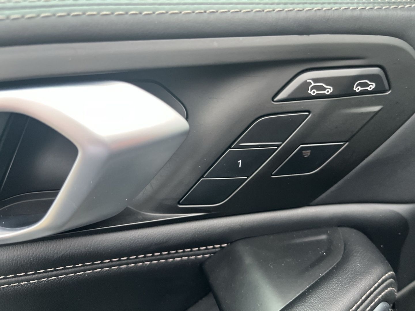 BMW X6 xDrive40d/M Sport/HUD/StHZG/AHK/BowersWilkins foto 24