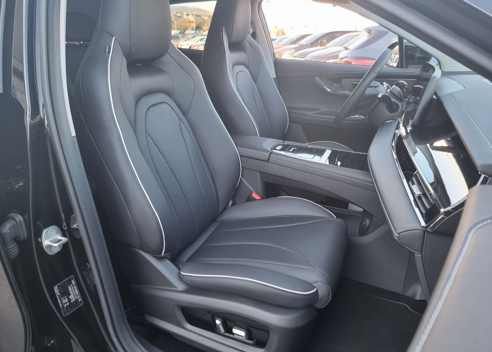 OMODA 5 Aut Leder Navi LED RKam el.Sitze Virtual foto 9