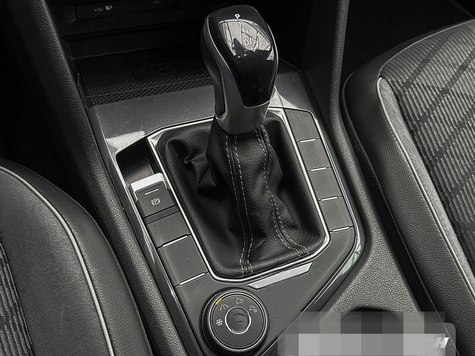 Volkswagen Tiguan R-Line 2.0 TDI 4Motion DSG Allrad Navi foto 13