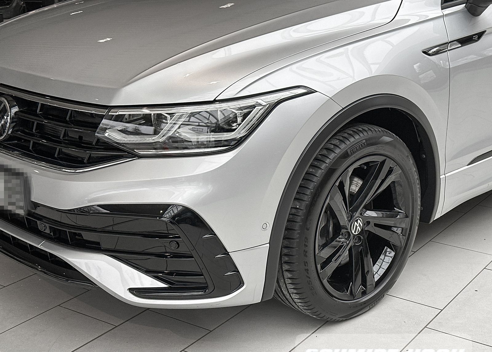 Volkswagen Tiguan R-Line 2.0 TDI 4Motion DSG Allrad Navi foto 4