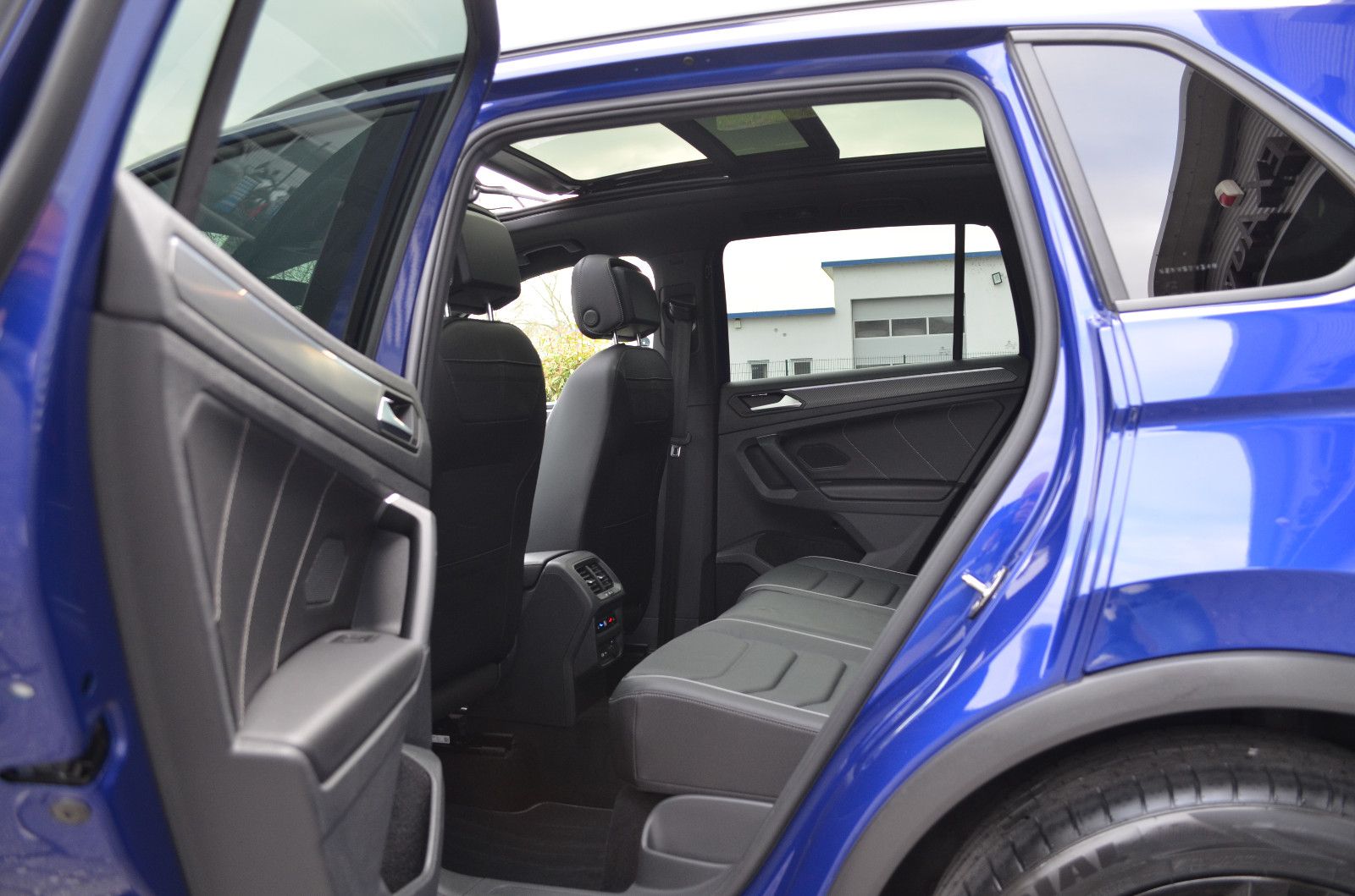 Volkswagen TIGUAN 2.0 TDI*R LINE*PANO*360°*LEDER*MEMORY*LED foto 13