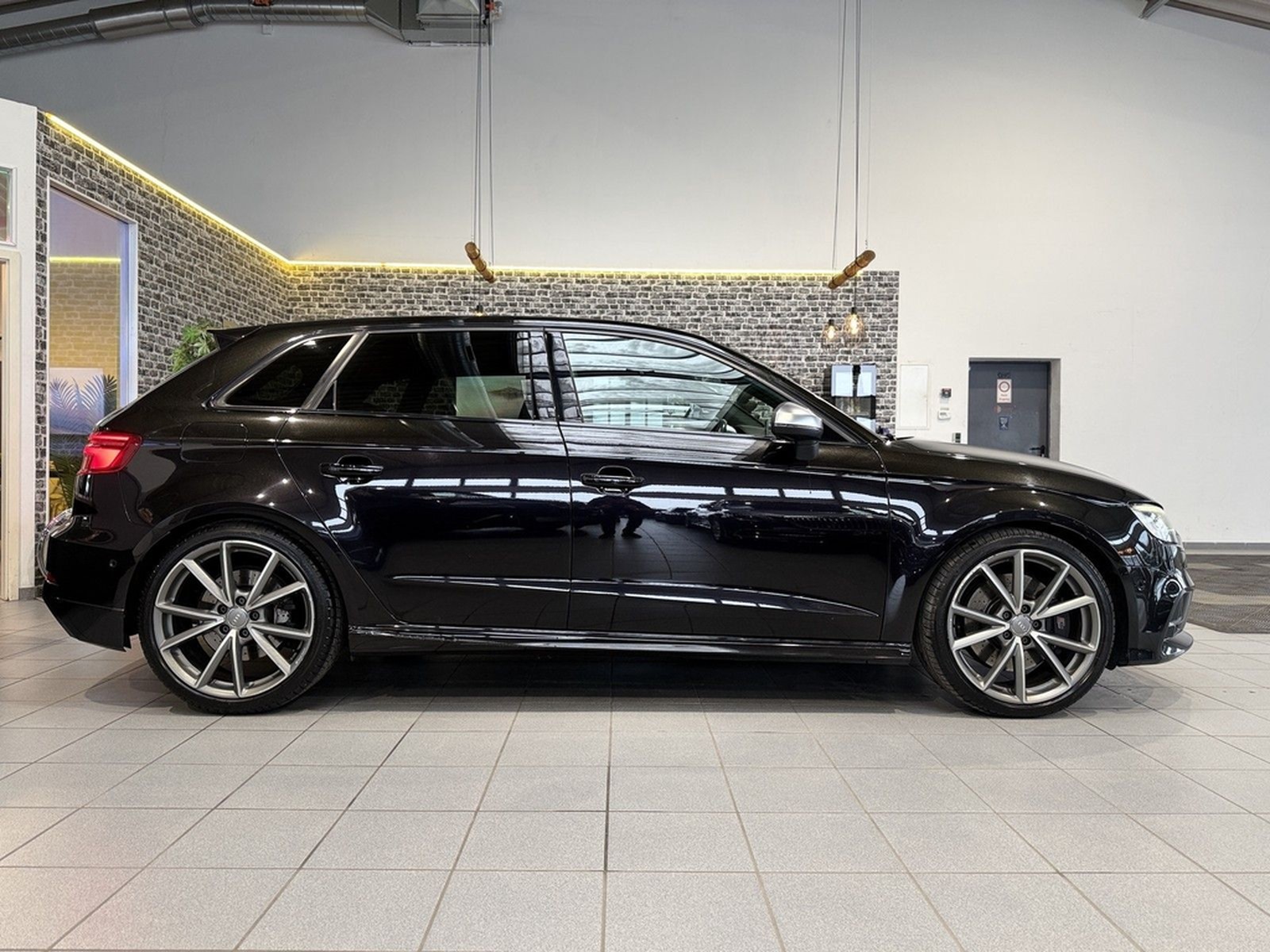 Audi S3 Sportback 2.0 TFSI quattro 1.HAND|Magnetic Ri foto 4