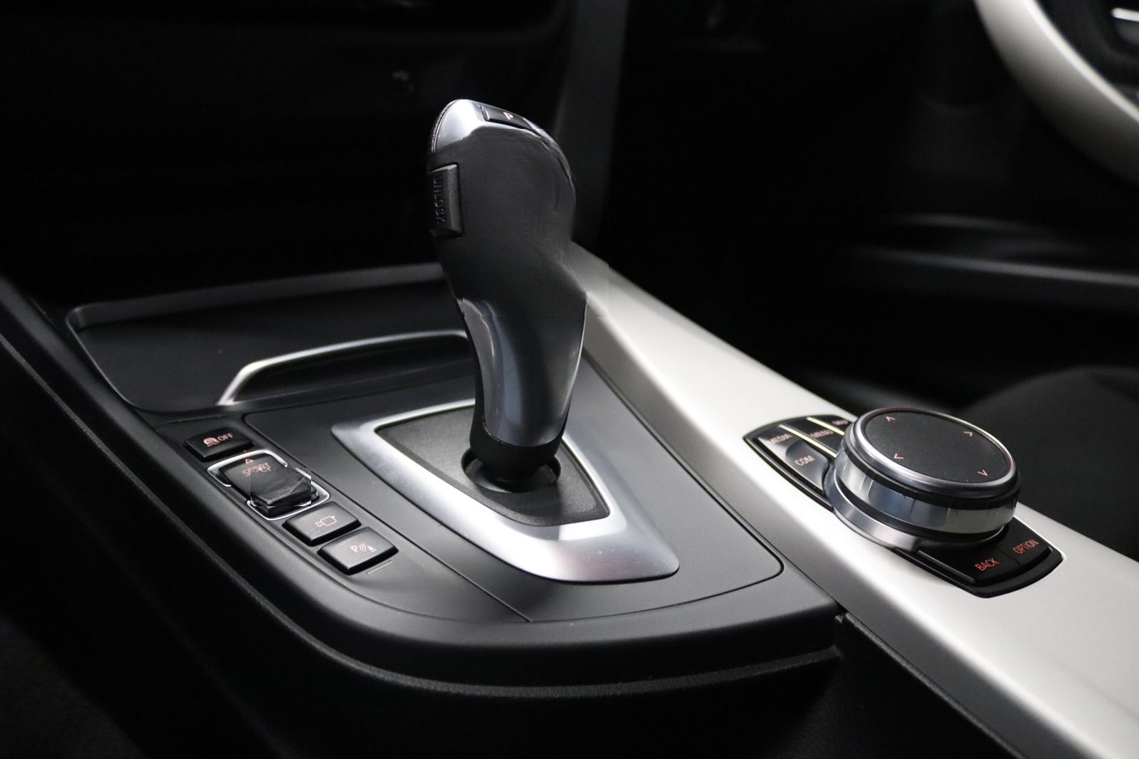 BMW 320d xDrive Advantage-Navi-Kamera-360°-AHK-LED- foto 20