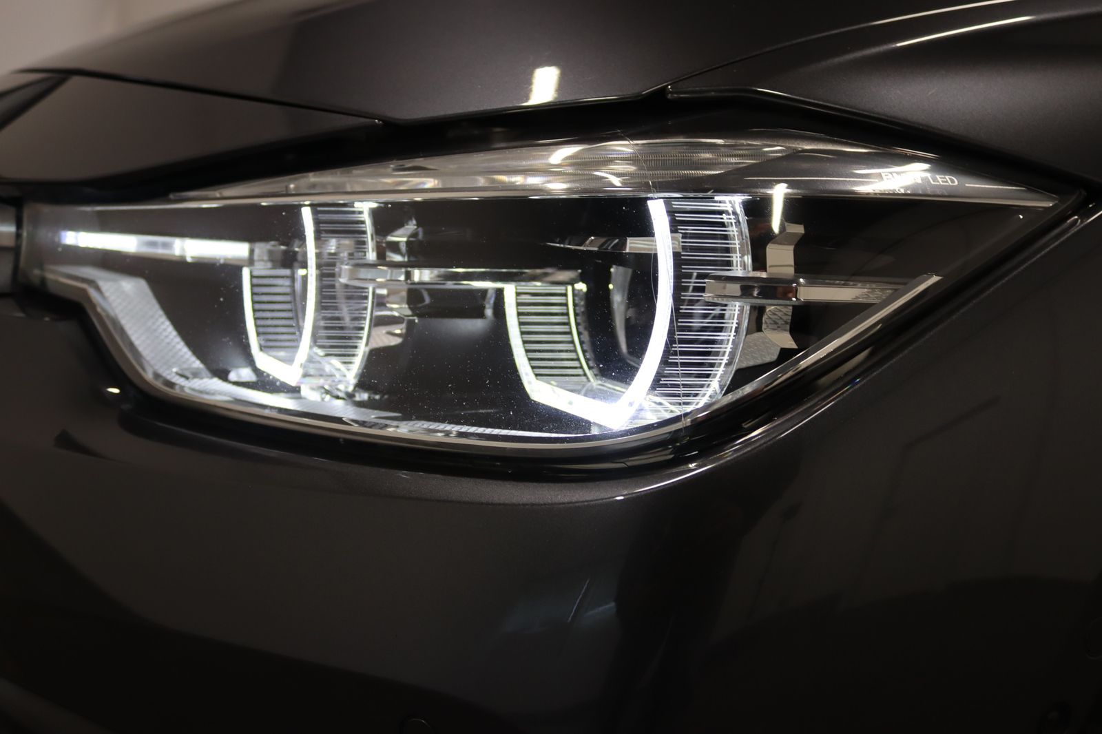 BMW 320d xDrive Advantage-Navi-Kamera-360°-AHK-LED- foto 5