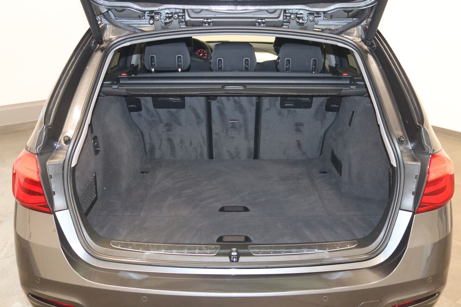 BMW 320d xDrive Advantage-Navi-Kamera-360°-AHK-LED- foto 6