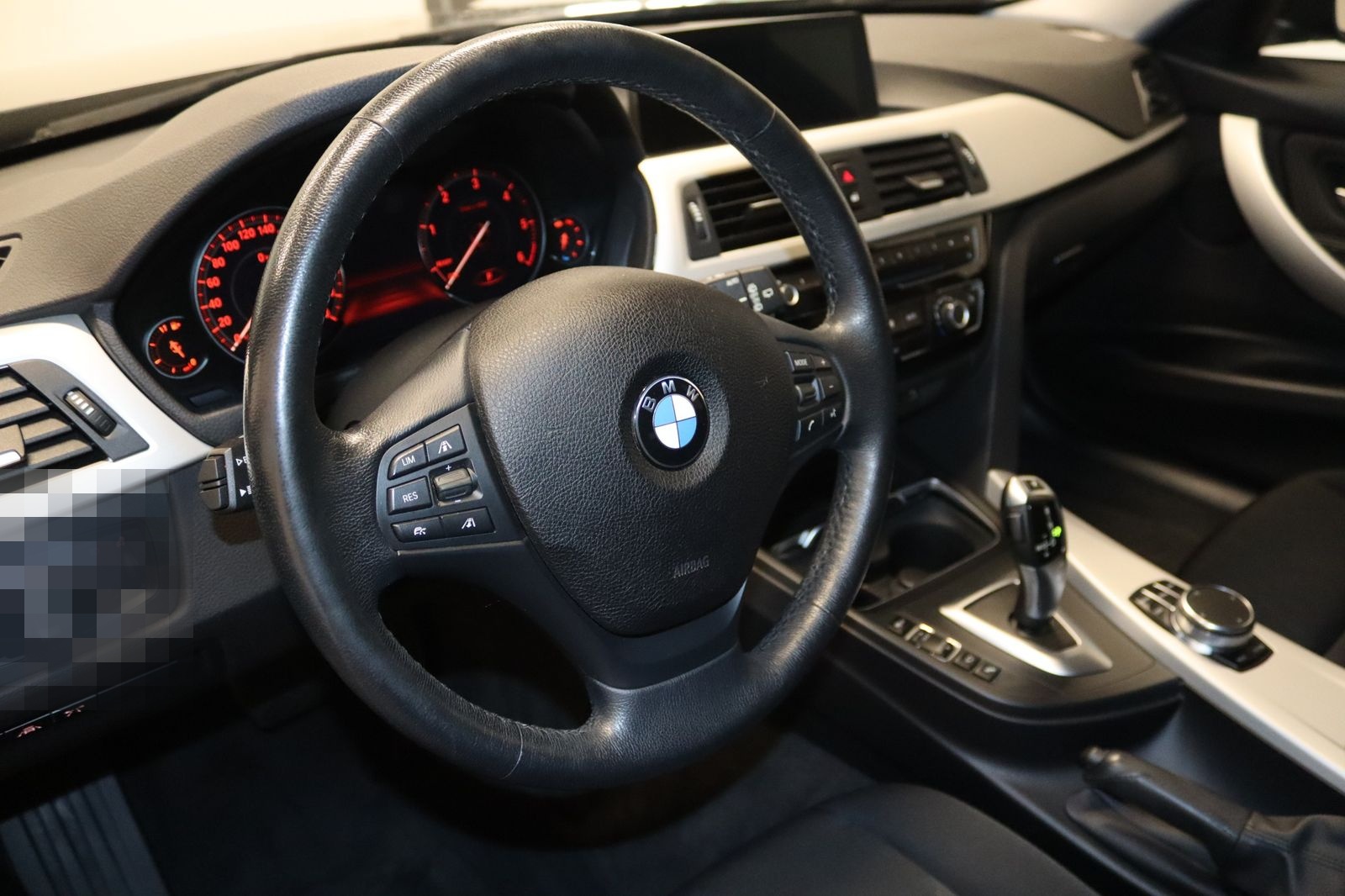 BMW 320d xDrive Advantage-Navi-Kamera-360°-AHK-LED- foto 10