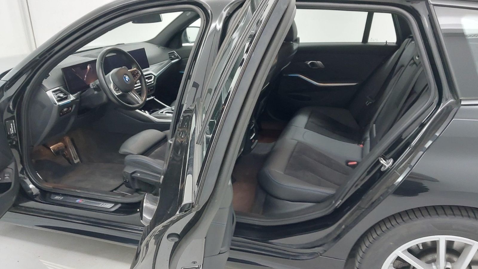 BMW 320e Touring M Sport ACC AHK HiFi LED QI RFK SHZ foto 6