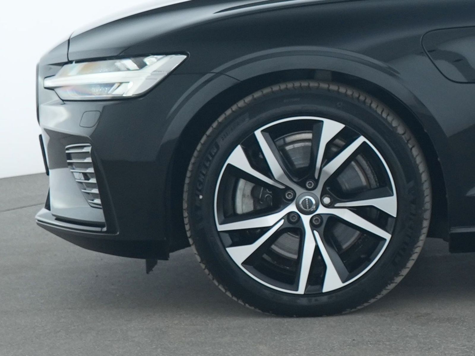 Volvo V60 R Design AWD Schiebedach|Kamera|LED|Kessy|SH foto 14