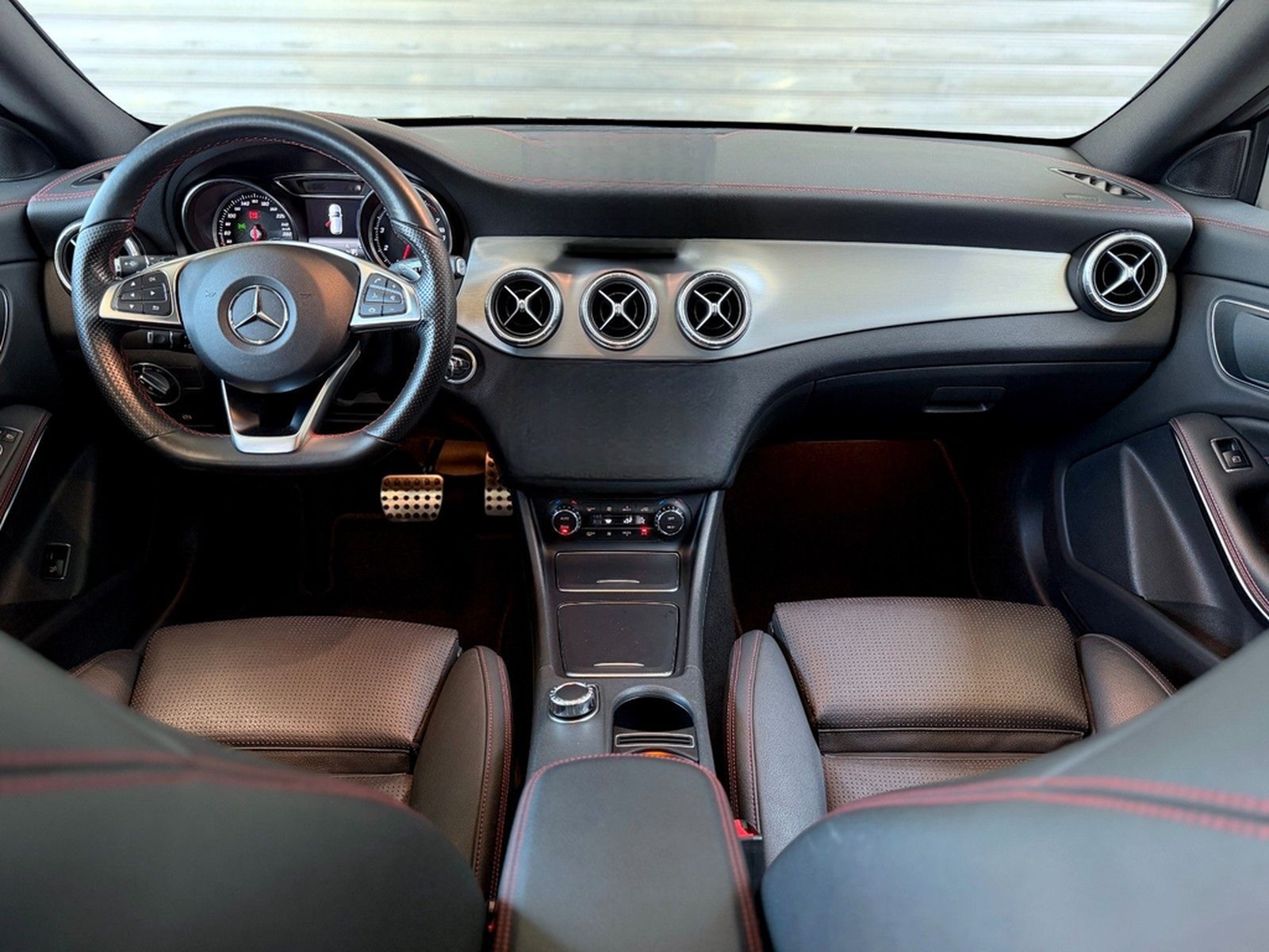 Mercedes-Benz CLA 200 SB*AMG-Exclusive*LED*NAVI*Memory*Panorma foto 32