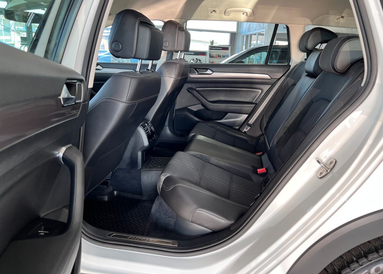 Volkswagen Passat Alltrack 4M| ACC | MASSAGE | VIRTUAL |AHK foto 20