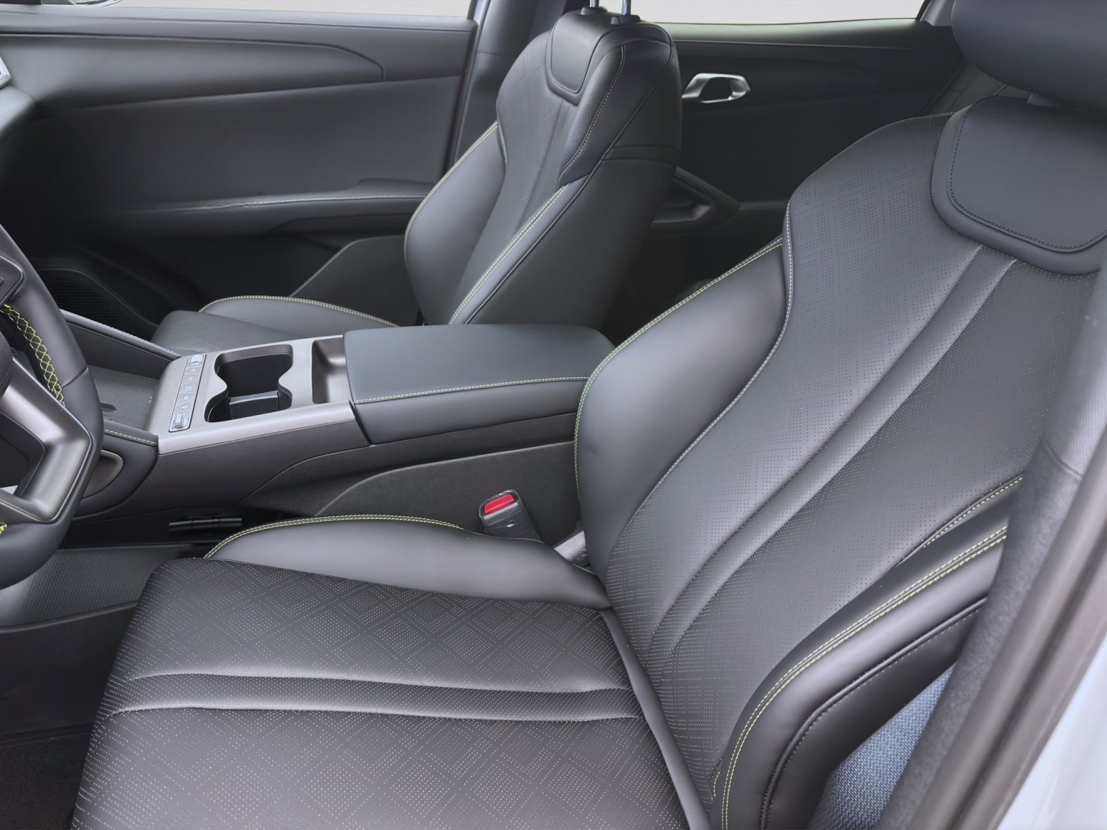 BYD ATTO 2 COMFORT PANO NAVI 360* PDC LED foto 9