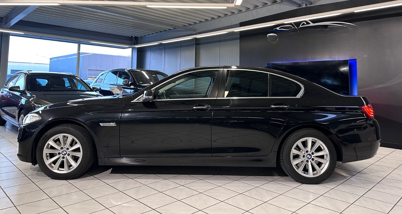 BMW 535d Lim xDrive Luxury Line /HUD/RFK/STHZ/SOFTCL foto 3