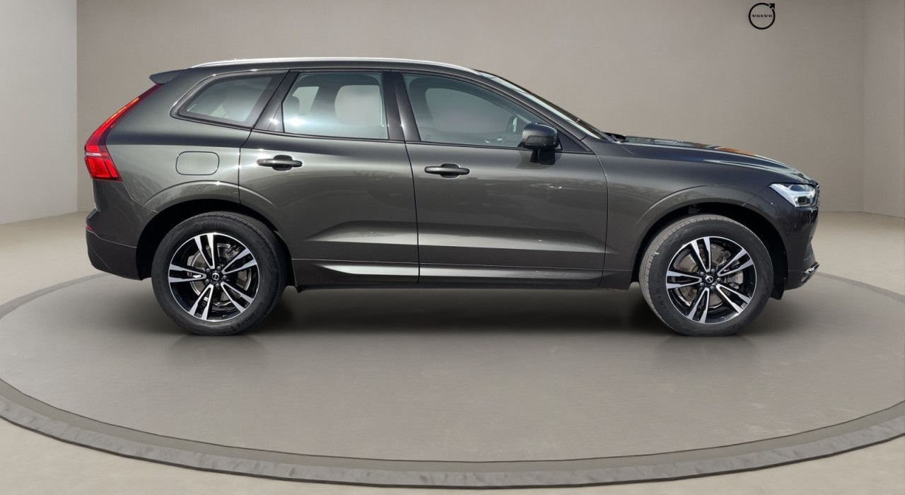 Volvo XC60 B4 AWD Momentum LED KAMERA 19LM H&K foto 5