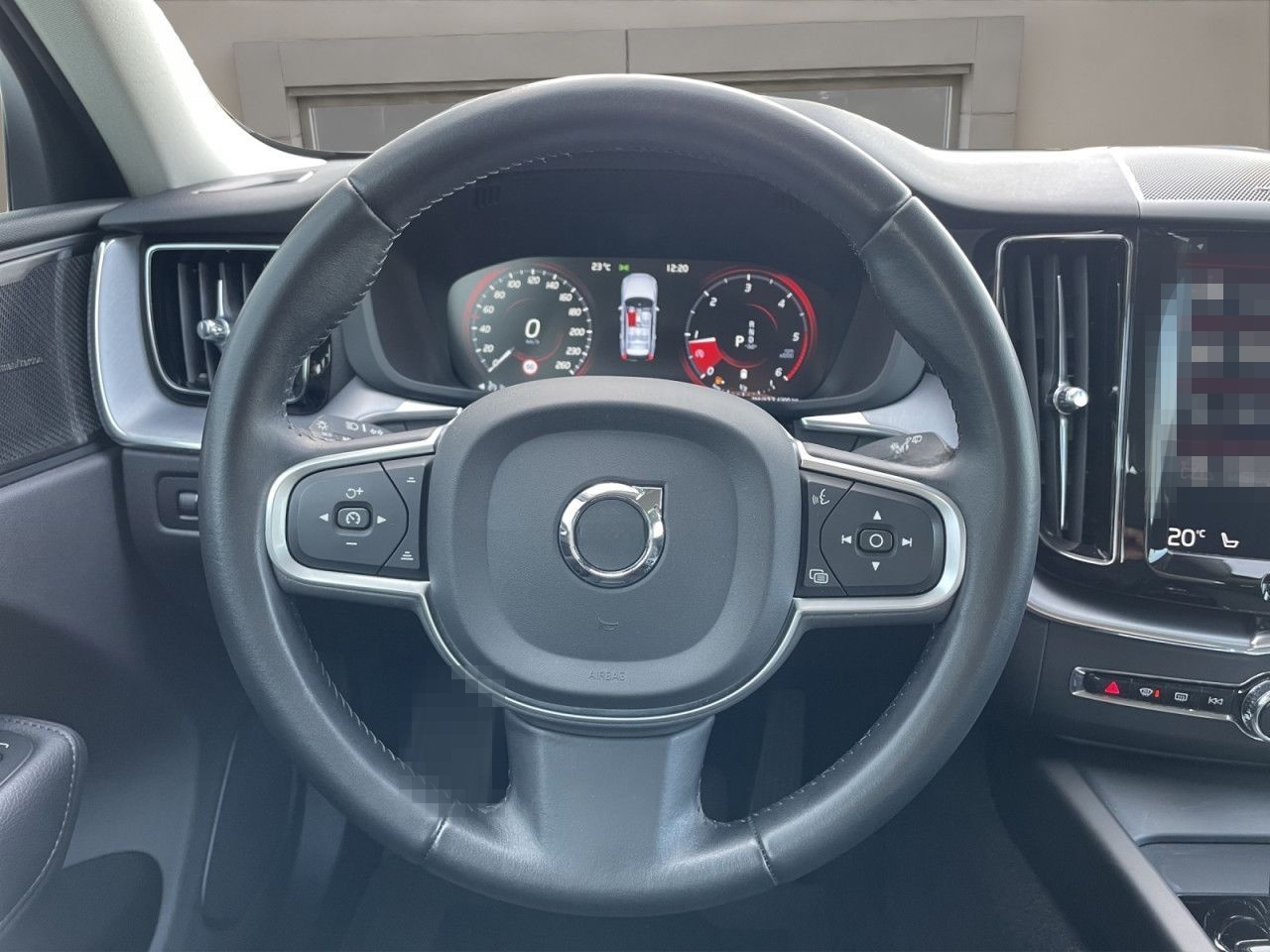 Volvo XC60 B4 AWD Momentum LED KAMERA 19LM H&K foto 9