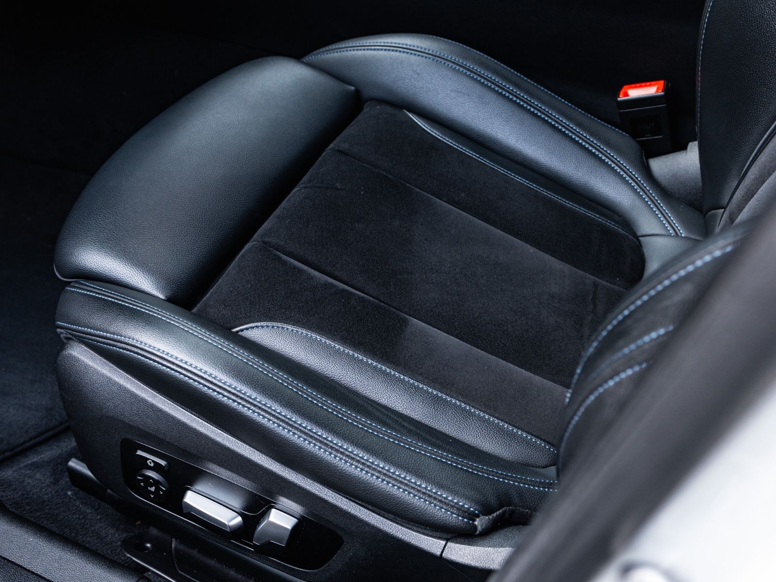 BMW 330 d xDr M Sport Leder NAVI LiCo foto 29