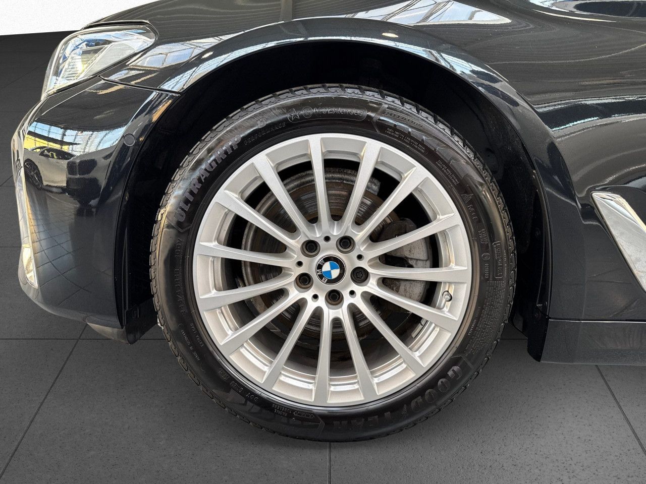 BMW 520d Luxury Laser DA St+Go 360° GSD KomfSi AHK foto 17