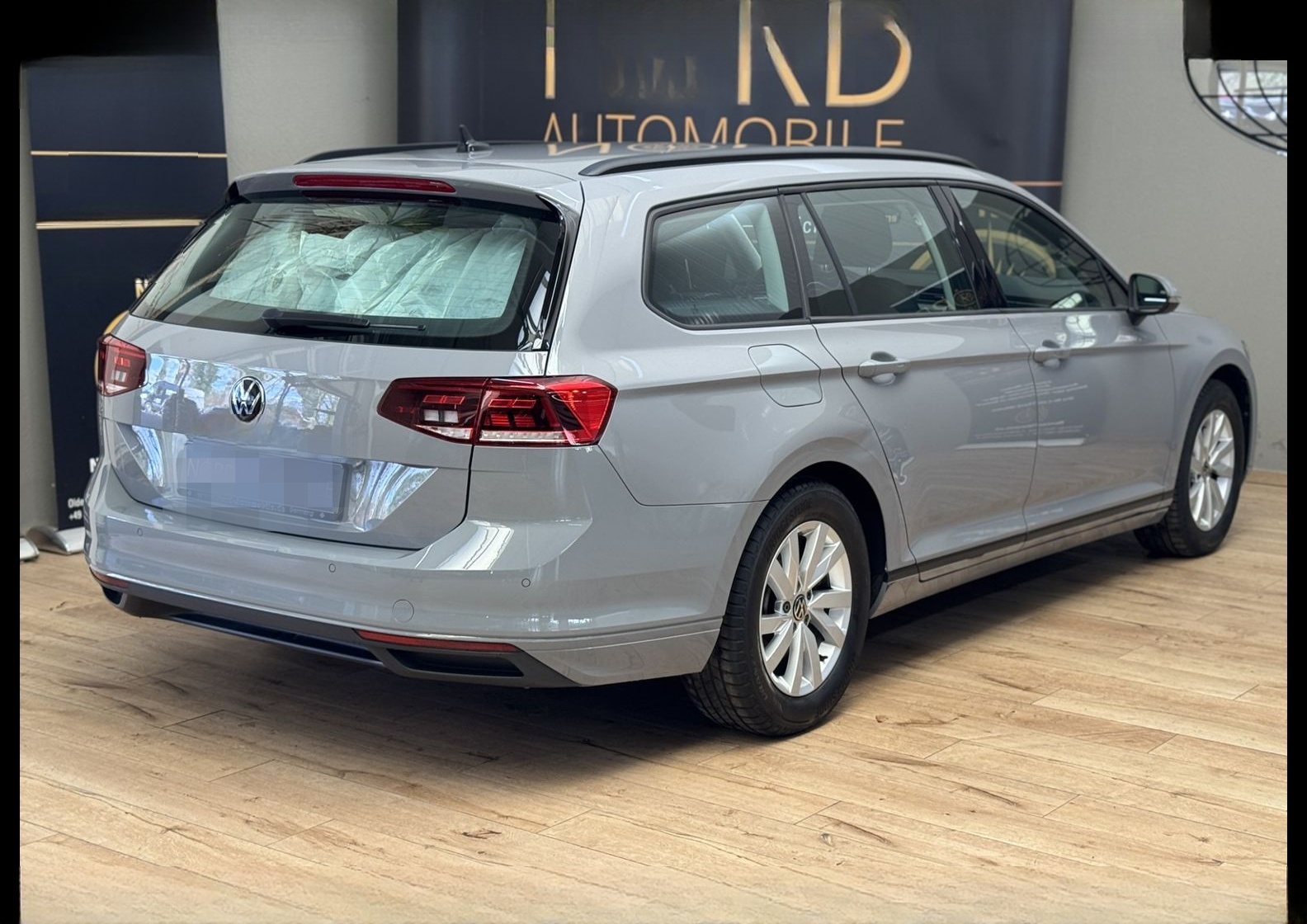 Volkswagen Passat Variant 2.0 TDI DSG Kamera/Navi/LED/ foto 11