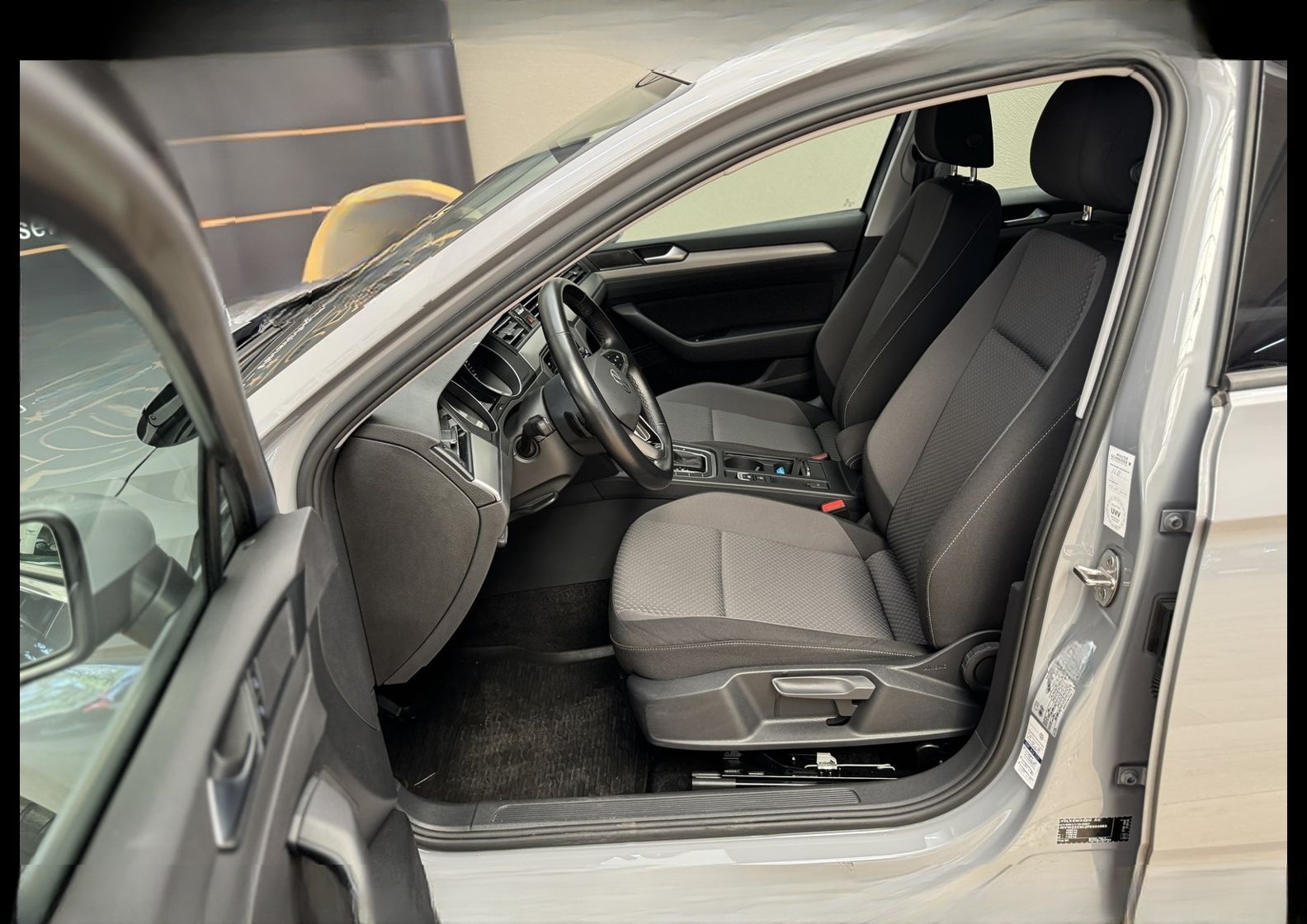 Volkswagen Passat Variant 2.0 TDI DSG Kamera/Navi/LED/ foto 16