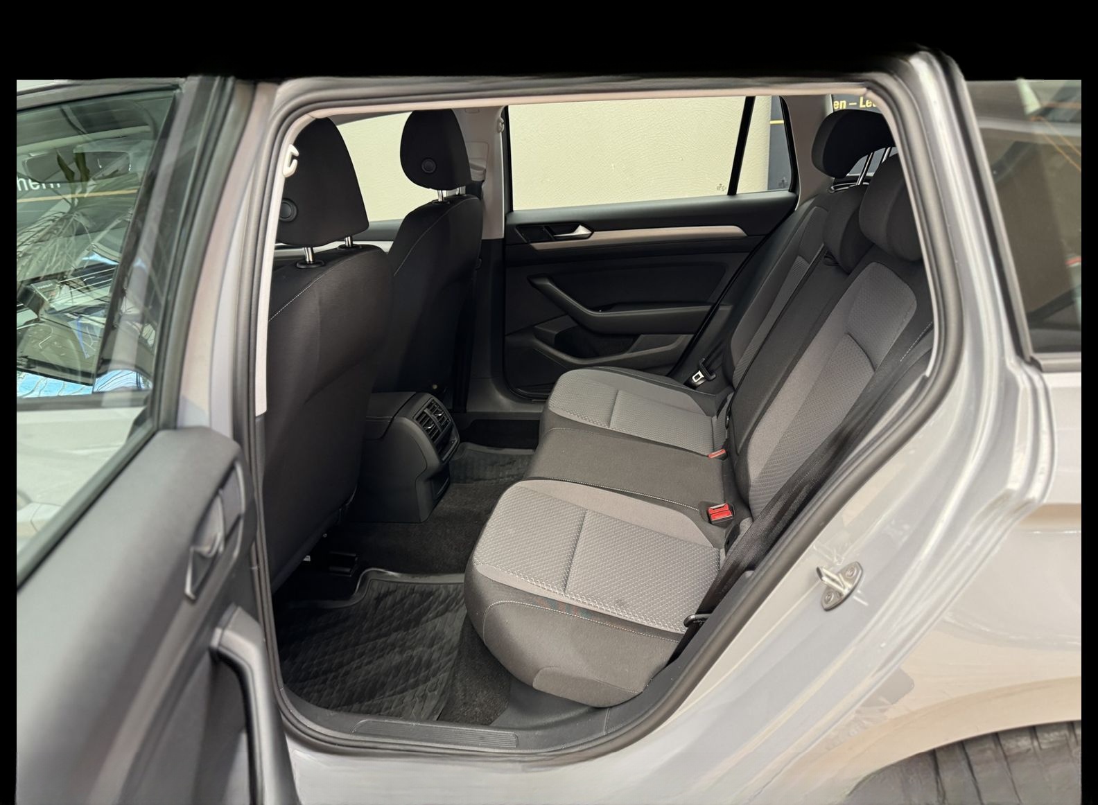 Volkswagen Passat Variant 2.0 TDI DSG Kamera/Navi/LED/ foto 17