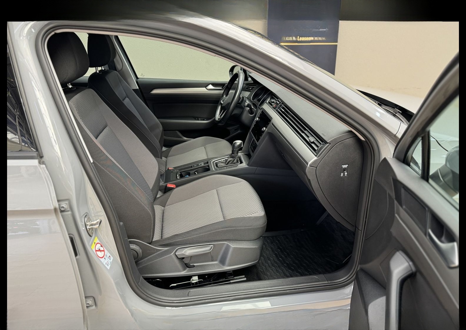 Volkswagen Passat Variant 2.0 TDI DSG Kamera/Navi/LED/ foto 19