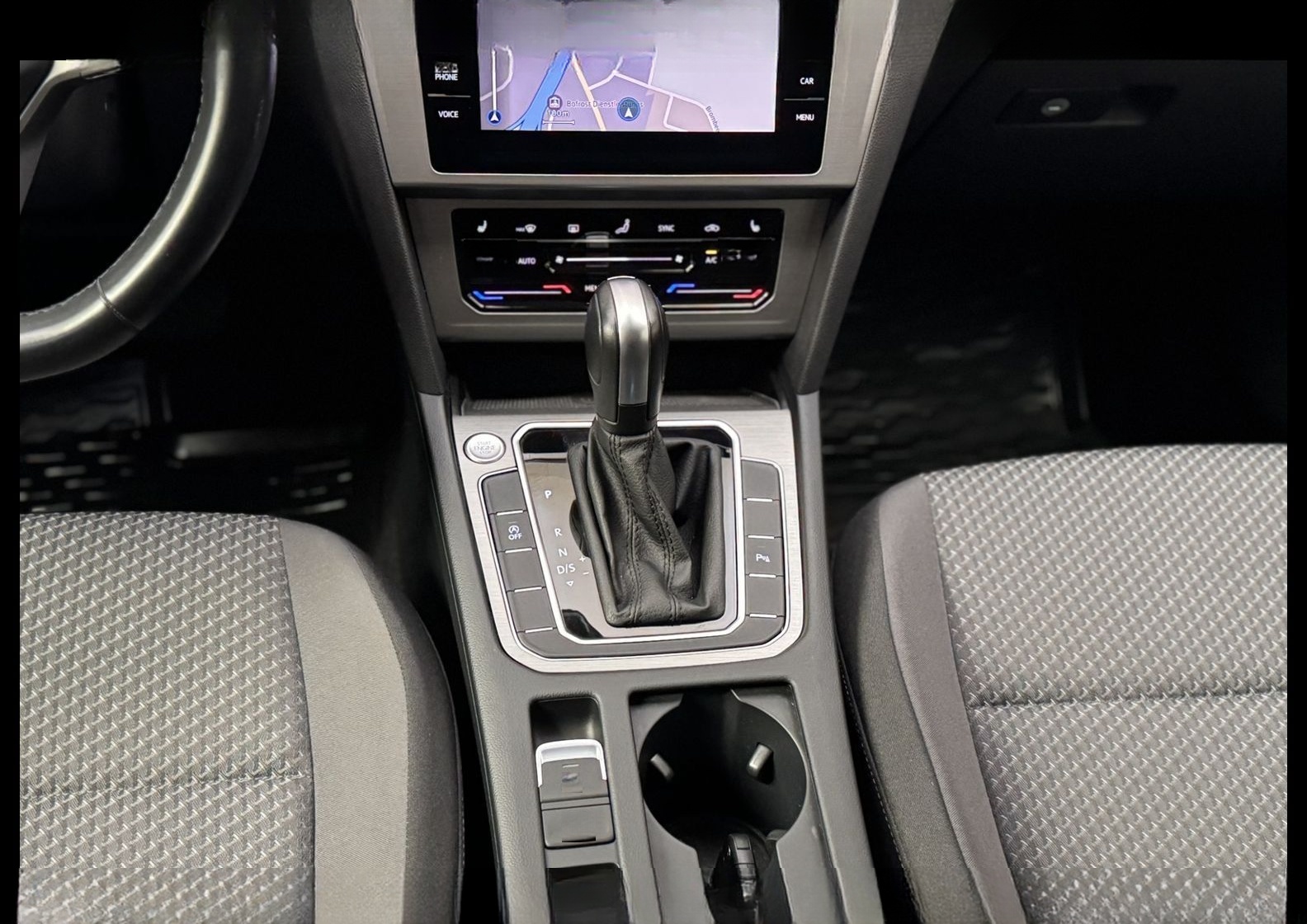 Volkswagen Passat Variant 2.0 TDI DSG Kamera/Navi/LED/ foto 21