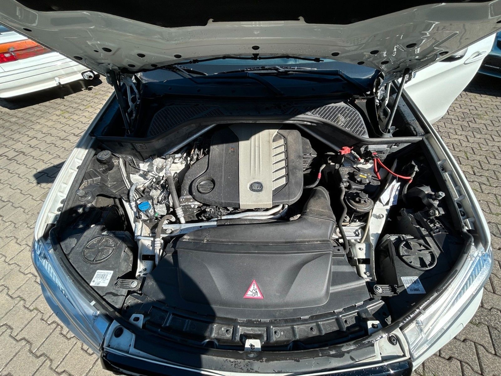 BMW X6 M50d  Tüv, Klima, Scheckheft, AHK, foto 13