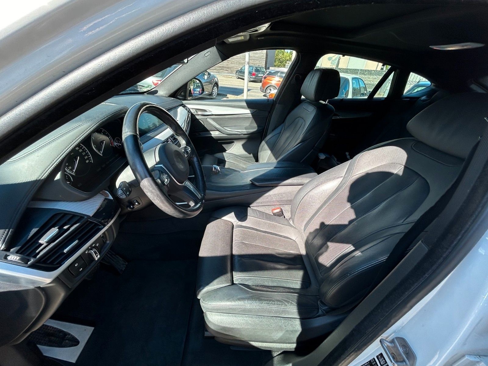 BMW X6 M50d  Tüv, Klima, Scheckheft, AHK, foto 5