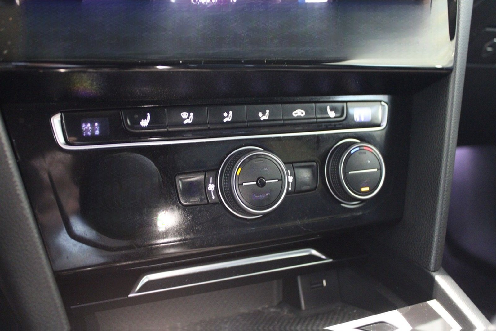 Volkswagen Arteon R-Line Panorama*Standheizung foto 24