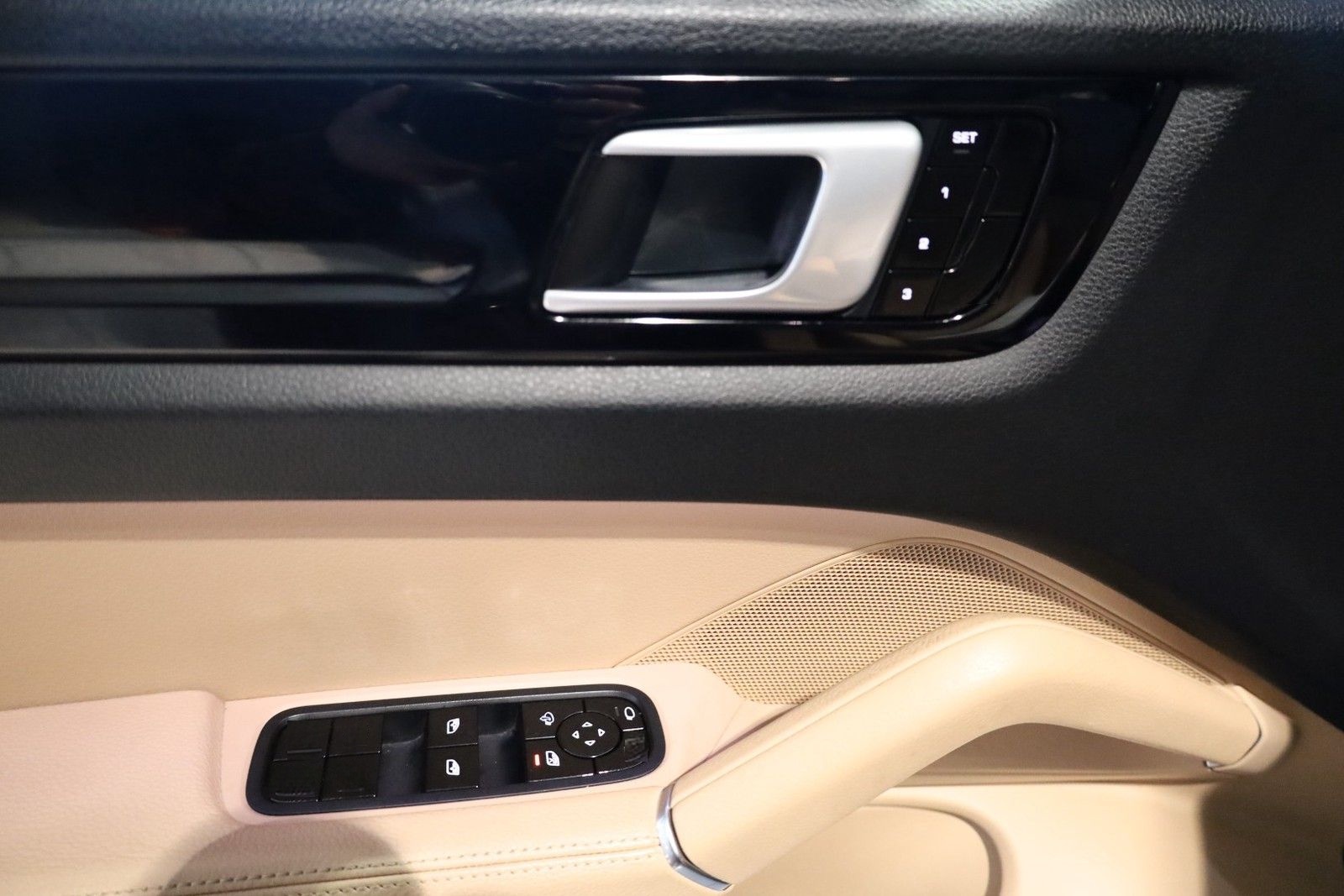 Porsche Cayenne E-Hybrid foto 16