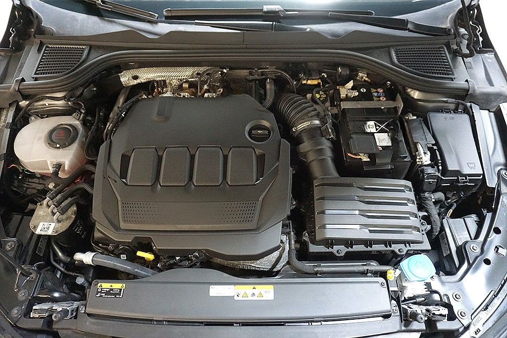 Volkswagen Golf 8 2.0TDI DSG Life Virtual AHK Navi LED ACC  foto 14